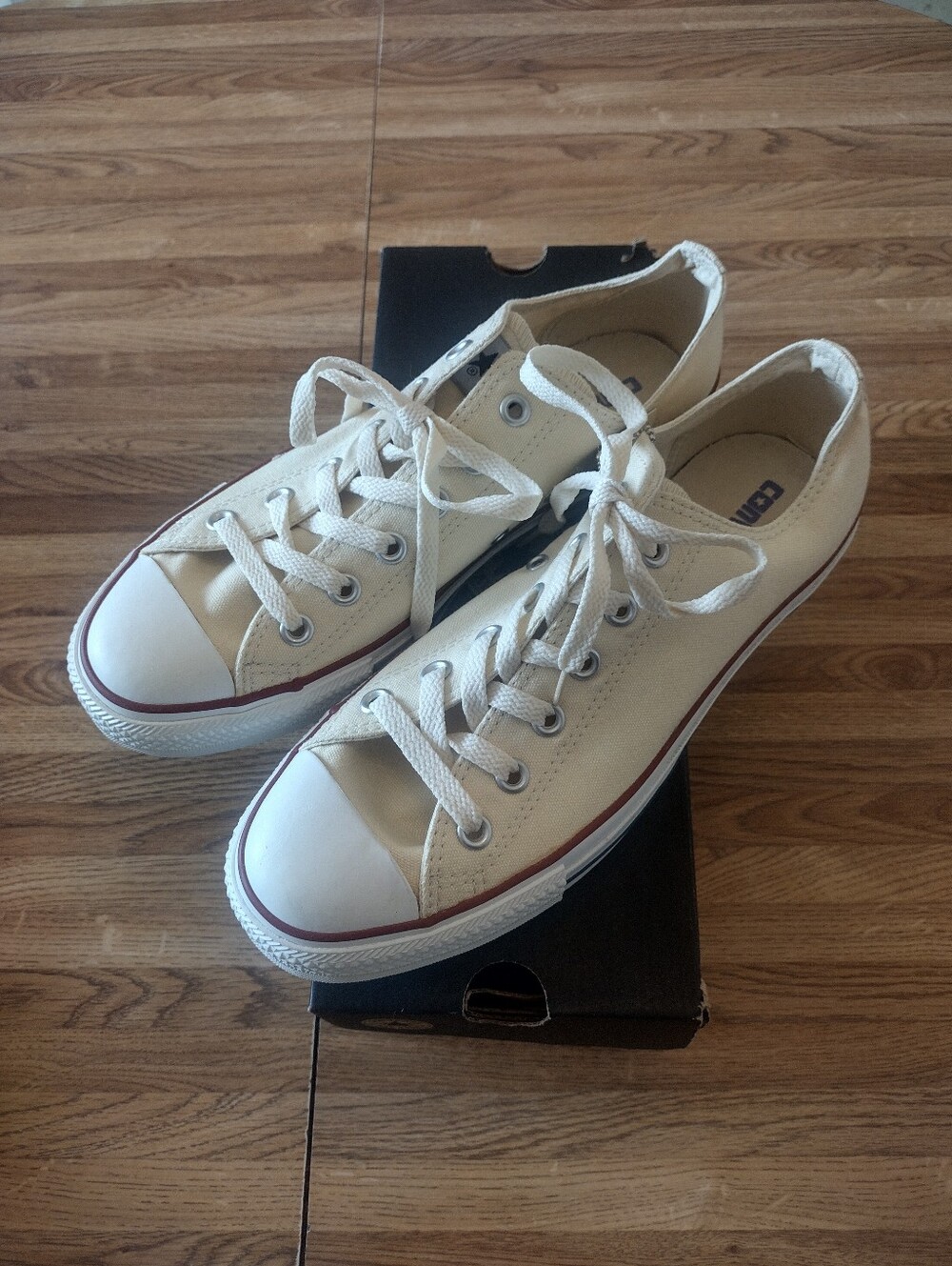 Men's Converse M9165 Classic Low-Top Canvas Sneakers in Cream with Red Trim